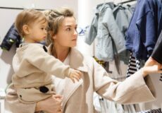 15 راهنمای خرید لباس نوزادی برای والدین